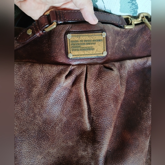 Marc by Marc Jacobs Classic Q Hillier Hobo Distressed Leather Shoulder/Hand Bag - Picture 4 of 12